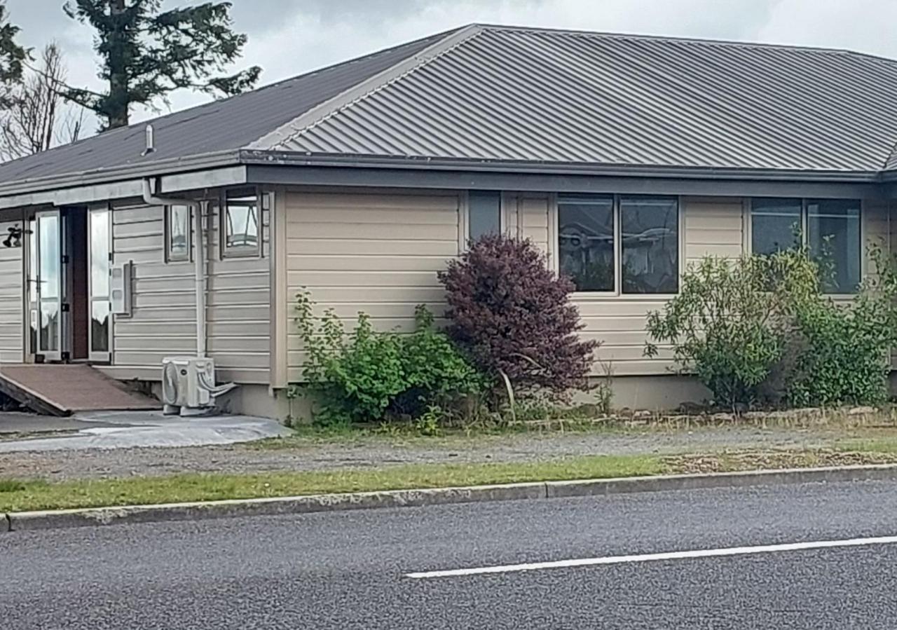 ナショナル・パークTongariro Estateアパートメント エクステリア 写真